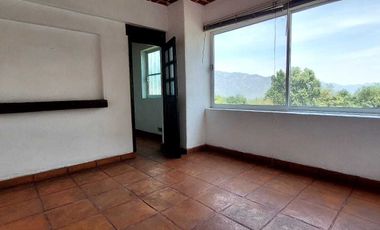 Casa en venta en Tepoztlán Morelos, céntrica con vista a las montañas