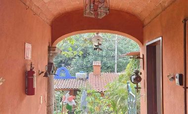 Casa en venta en Tepoztlán Morelos, céntrica con vista a las montañas