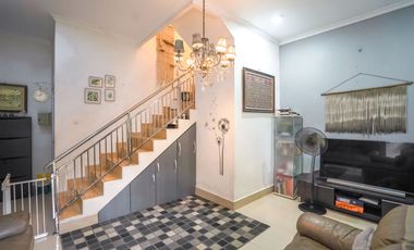 Rumah SHM Strategis 7 Mnt ke Grand Mall Cimanggis Hadap Timur J-46611