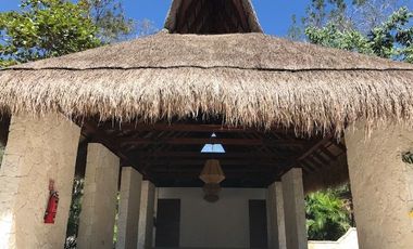 Casa con alberca privada, rooftop con lounge y hamaca, en privada con cancha de