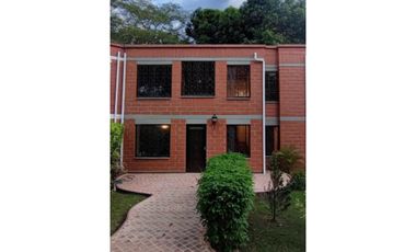 HERMOSA FINCA SAN JERONIMO EN UNIDAD CERRADA