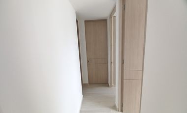 apartamento en arriendo en c.r bosque reservado piso 8. Cod A13743