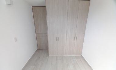 apartamento en arriendo en c.r bosque reservado piso 8. Cod A13743