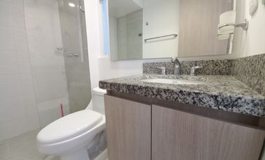 apartamento en arriendo en c.r bosque reservado piso 8. Cod A13743