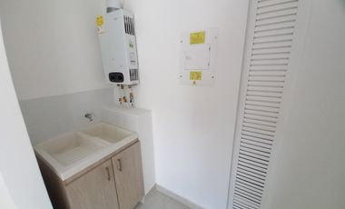 apartamento en arriendo en c.r bosque reservado piso 8. Cod A13743