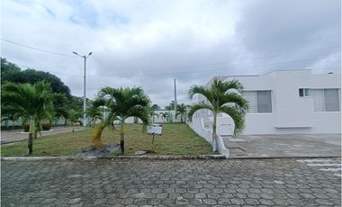 Lote de terreno en la playa de Atacames Castelnuovo de 246m²