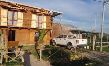 Vendo o permuto, casa quinta en la Juanita, impecable. Documentación perfecta