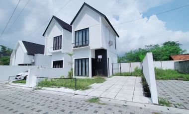 Rumah 2 Lantai Dalam Perum di Jalan Wonosari