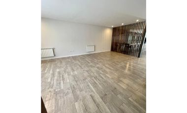VENTA DE CASA RECICLADA CON PISCINA EN BARRIO STELLA MARIS