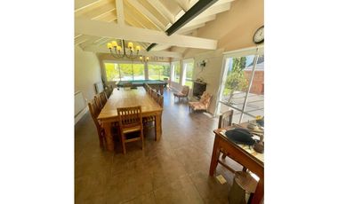 VENTA DE CASA RECICLADA CON PISCINA EN BARRIO STELLA MARIS