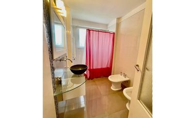 VENTA DE CASA RECICLADA CON PISCINA EN BARRIO STELLA MARIS