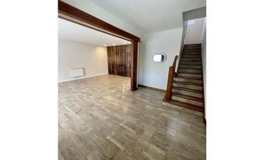 VENTA DE CASA RECICLADA CON PISCINA EN BARRIO STELLA MARIS