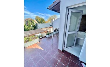 VENTA DE CASA RECICLADA CON PISCINA EN BARRIO STELLA MARIS
