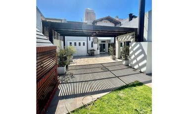 VENTA DE CASA RECICLADA CON PISCINA EN BARRIO STELLA MARIS