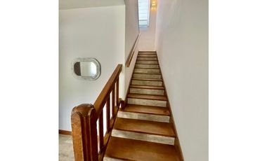 VENTA DE CASA RECICLADA CON PISCINA EN BARRIO STELLA MARIS