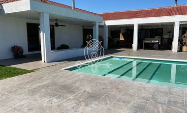 Parcela en venta 5D 4B Piscina Sta Cecilia en El Monte