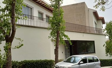 CASA EN VENTA EN BOSQUES DE LAS LOMAS