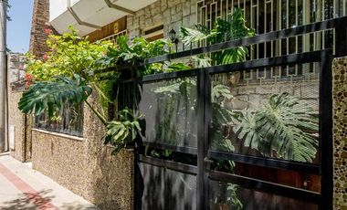 VENTA / PERMUTA - Casa 3 Dormitorios - Cochera - Ludueña, Rosario.