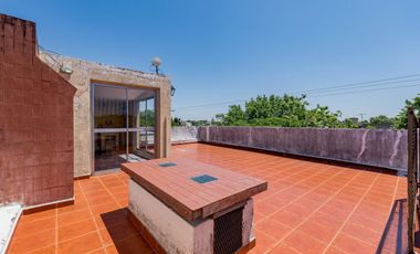 VENTA / PERMUTA - Casa 3 Dormitorios - Cochera - Ludueña, Rosario.