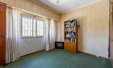 VENTA / PERMUTA - Casa 3 Dormitorios - Cochera - Ludueña, Rosario.