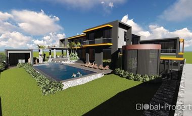 Luxury High-Quality Pool Mansion