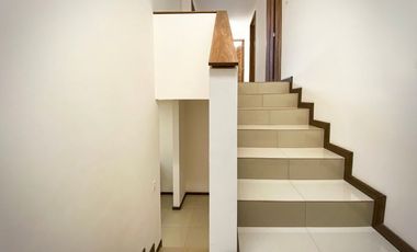 CASA EN VENTA CON ROOF Y ACABADOS RESIDENCIALES