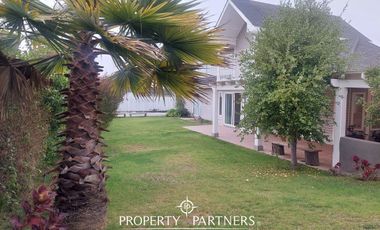 Espaciosa Casa en excelente barrio residencial