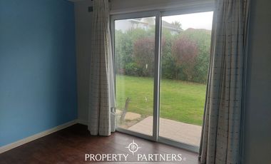 Espaciosa Casa en excelente barrio residencial