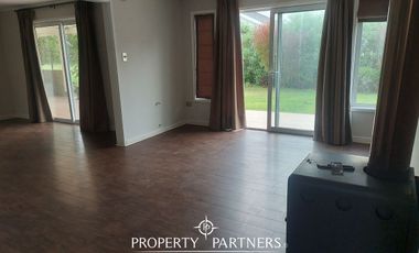 Espaciosa Casa en excelente barrio residencial