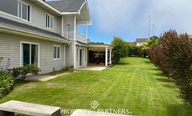 Espaciosa Casa en excelente barrio residencial