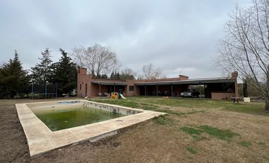 Casa quinta en venta de 2138m2 ubicado en Mercedes