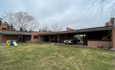 Casa quinta en venta de 2138m2 ubicado en Mercedes
