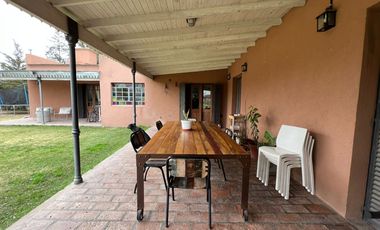 Casa quinta en venta de 2138m2 ubicado en Mercedes