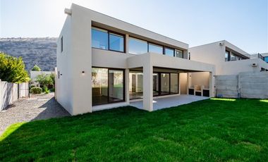 Exquisita mediterránea impecable condominio Canquén Norte