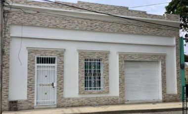 Venta casa con local comercial en AV. del Libertador