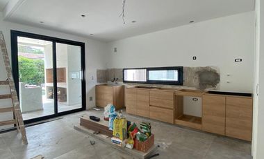 Casa en venta en Bella Vista en construcción
