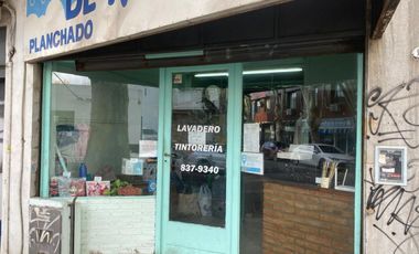 Excelente local a metros de Av Maipu