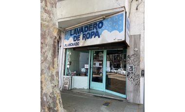 Excelente local a metros de Av Maipu