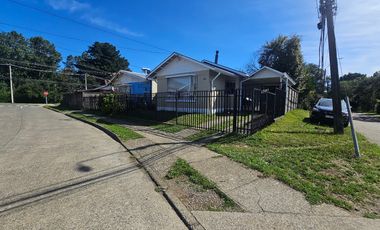 CASA ESQUINA EN LOS FUNDADORES