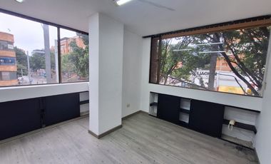oficina en arriendo en el lago. Cod A31031