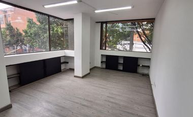 oficina en arriendo en el lago. Cod A31031
