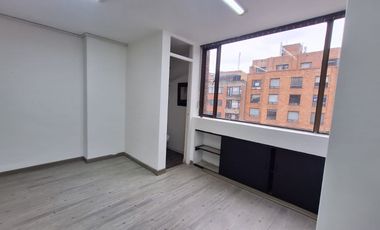 oficina en arriendo en el lago. Cod A31031