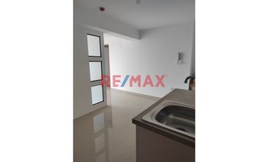 🔝 ¡Oficina de Estreno en Piso 10 con Vista Panorámica! 🌆✨
Ubicación estratégica + Modernidad + Comodidad = ¡La oficina perfecta para tu negocio!

H