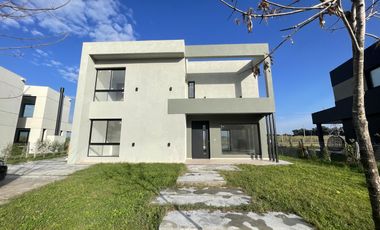 OPORTUNIDAD!!! Casa en venta en Haras Santa Maria - Molino Sur