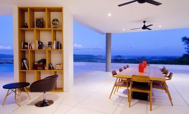 Stunning Vacation Villa Set In Pristine South Lombok