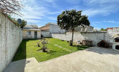 Venta casa de 3 ambientes con patio en Berazategui