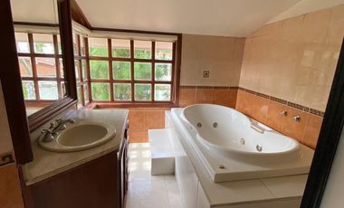 Linda casa en Bugambilias