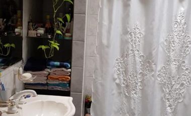 CASA 3 AMBIENTES EN QUILMES OESTE.