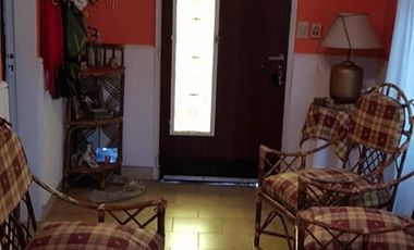 CASA 3 AMBIENTES EN QUILMES OESTE.