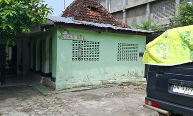 Tanah Luas 1600 Meter Persegi Lokasi Premium di Jalan Kusumanegara Yogyakarta